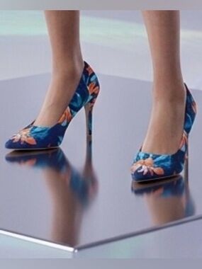 Nine West Tatiana Tropical Floral Blue Orange Fabric Pointed Toe Heels 10M